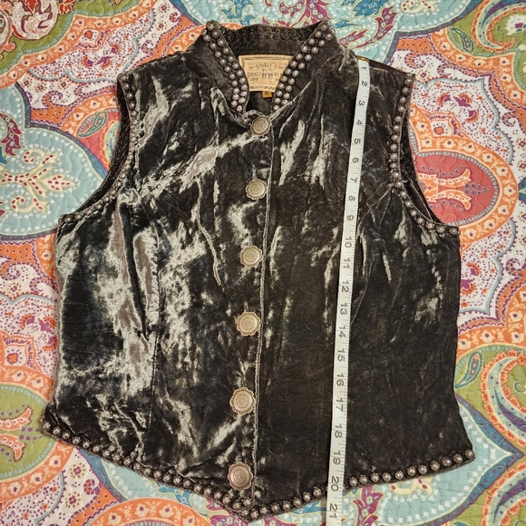 Double D Ranch Wear Studded Concho Green Crushed Velvet Vest | Size Medium - Picture 11 of 12